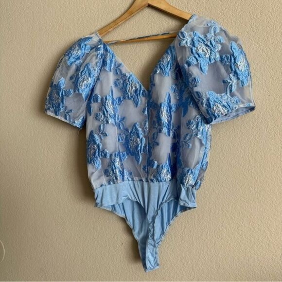 Buddy Love FELICITY CHRYSANTHEMUM BODYSUIT Blue Floral Puff Sleeve Top  Medium - Picture 5 of 10